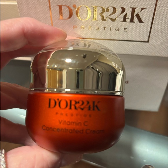 Dor Prestige Vitamin C Brightening Cream - Picture 10 of 14